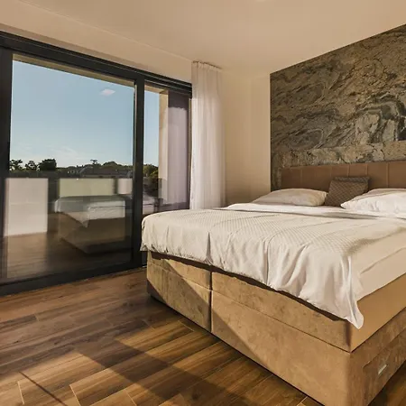 Beautiful Angelina With Private Pool And Sauna *