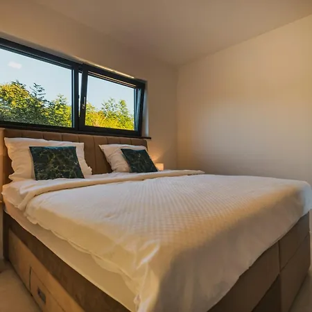 Beautiful Angelina With Private Pool And Sauna Kastelir