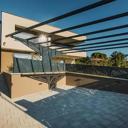 Beautiful Angelina With Private Pool And Sauna Villa *
