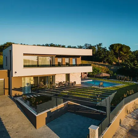 Beautiful Angelina With Private Pool And Sauna * Kastelir