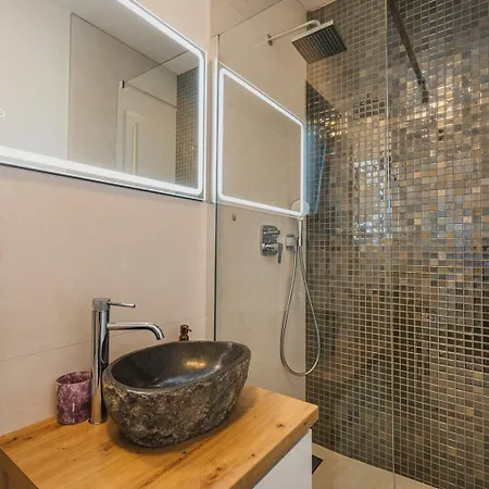 Beautiful Angelina With Private Pool And Sauna Villa *
