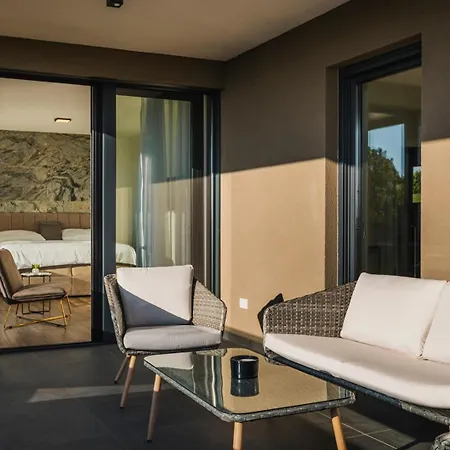 Beautiful Angelina With Private Pool And Sauna Kastelir