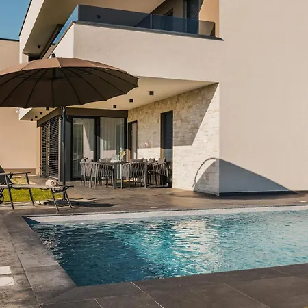 Beautiful Angelina With Private Pool And Sauna