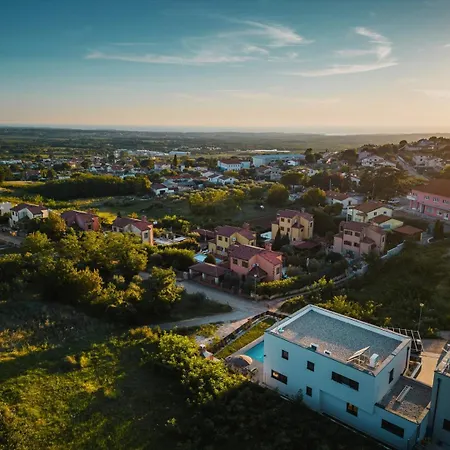 Beautiful Angelina With Private Pool And Sauna * Kastelir